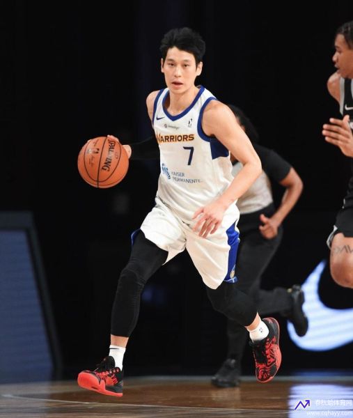 林书豪 小牛(林书豪首秀nba)